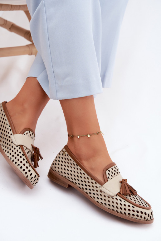Leren dames mocassins met geperforeerde elementen in bruin-zandkleur