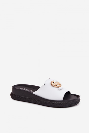 Leren slippers met decoratieve details in wit 2