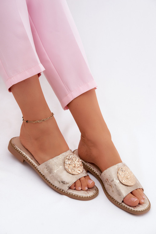 Dames slippers met decoratieve details en brede hakken KV61-6034 goudkleurig