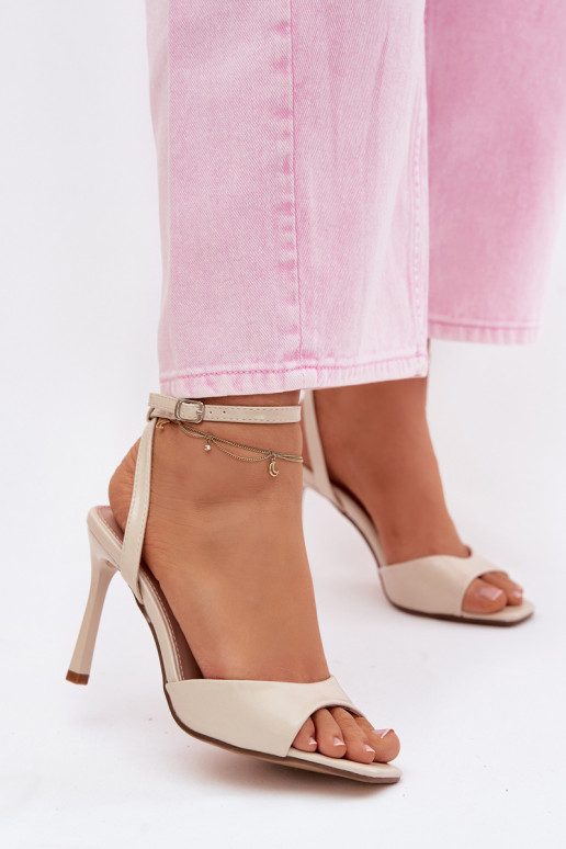Beige dames sandalen met dunne hakken van faux leer Olissey