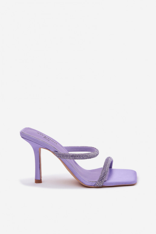 Paarse slippers met dunne hakken versierd met rhinestones Vittoria