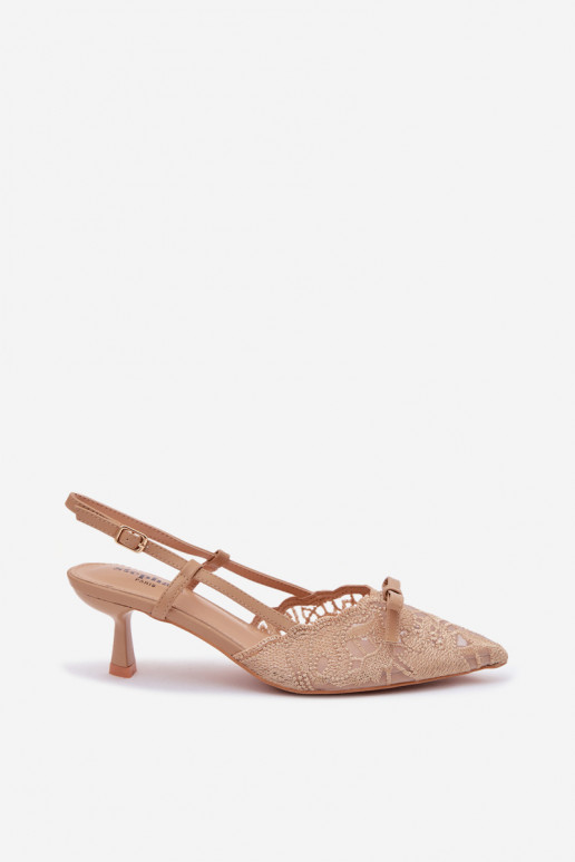 Beige sandalen met kant en strikjes op de hak Tai turiribelle