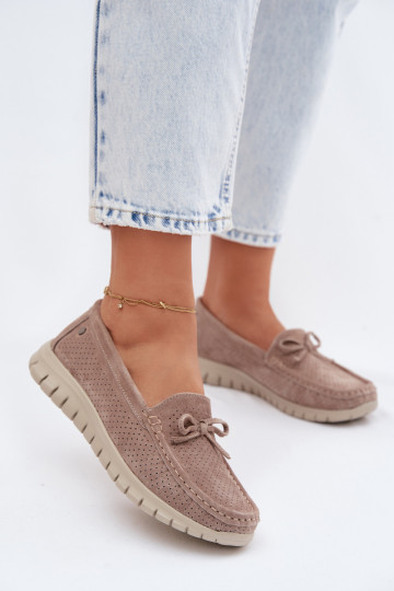 Zandkleurige faux suede dames mocassins met strikken Vinceza 95401 2