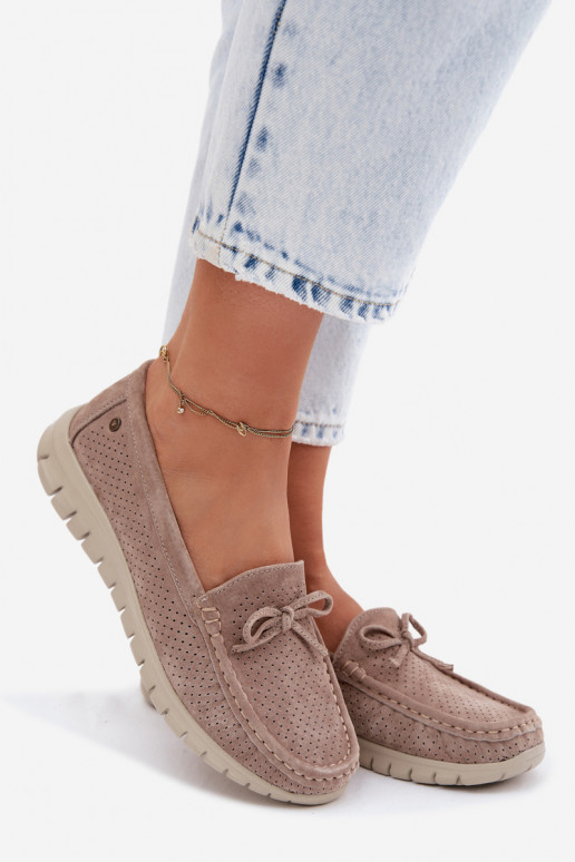 Zandkleurige faux suede dames mocassins met strikken Vinceza 95401