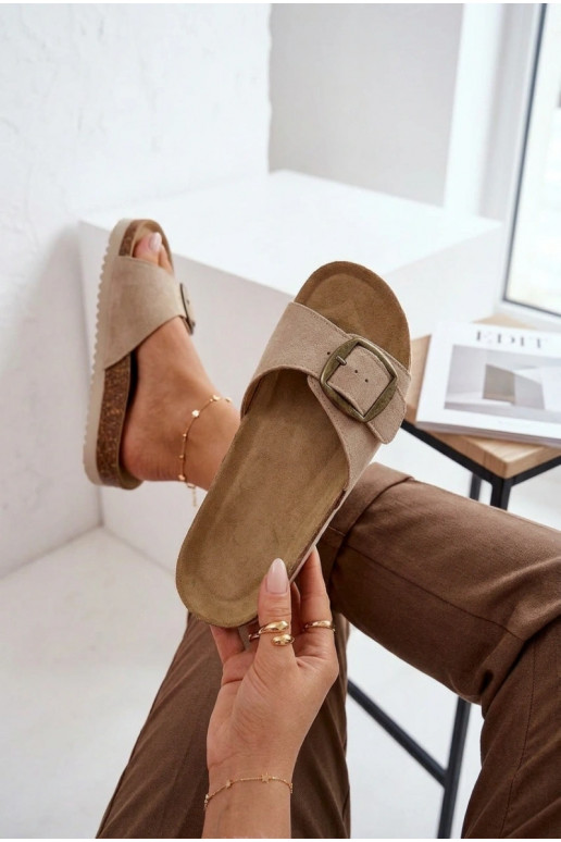 Zandkleurige nubuck dames slippers met gespen Emiline
