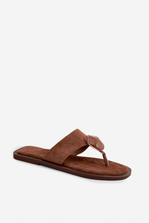 Bruine platte slippers met faux suede ornamenten Selvessa
