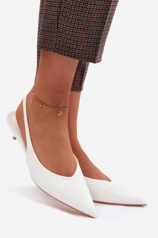 Witte gelakte sandalen met faux leren hakken Averelle