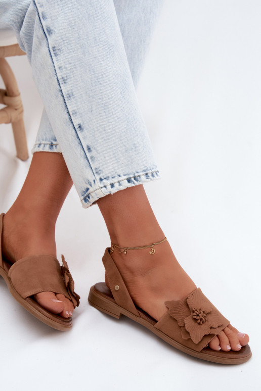 Suède sandalen met brede hakken en decoratieve bloemen Zazoo 407471 in bruin