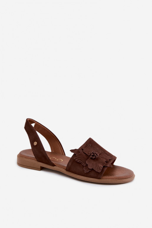 Suède sandalen met brede hakken en decoratieve bloemen Zazoo 407471 in chocolade
