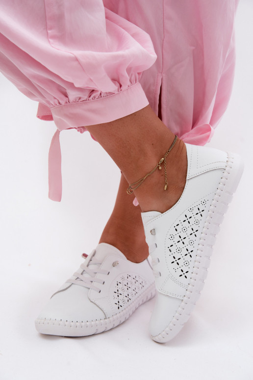 Schoenen met uitsnijdingen van natuurlijk leer in witte kleur Flaria