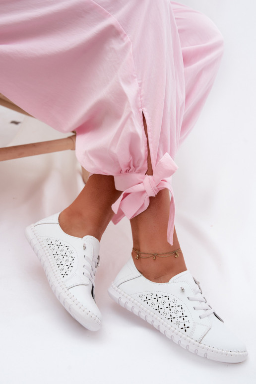 Schoenen met uitsnijdingen van natuurlijk leer in witte kleur Flaria