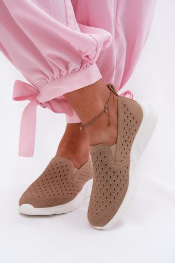Instap schoenen met uitsnijdingen van faux suede in zandkleur Geressa 2