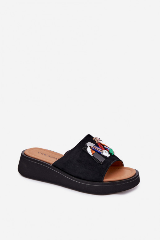 Faux suède dames slippers met ornamenten en platform Vinceza 66942 in zwarte kleur