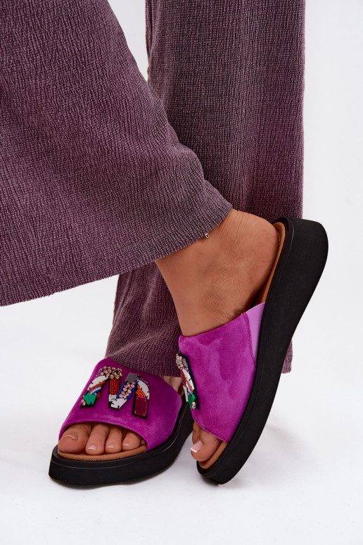 Faux suède dames slippers met ornamenten en platform Vinceza 66942 in roze kleur