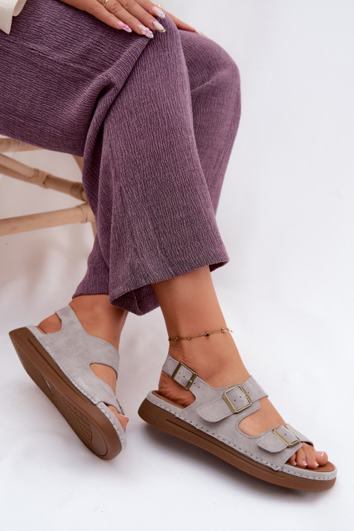 Grijze faux suede dames sandalen met gespen Vinceza 79620