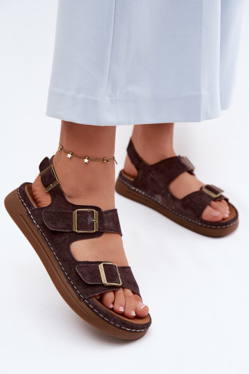 Bruine faux suede dames sandalen met gespen Vinceza 79620 2