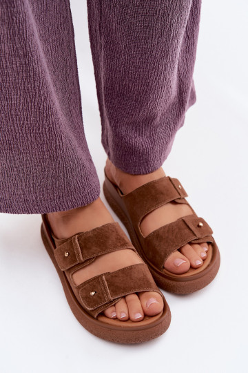 Bruine faux suede dames slippers op een platform Vinceza 66916