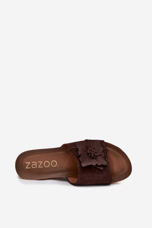 Zazoo 40312 chocoladekleurige suède slippers met platform en decoratieve bloemenornamenten
