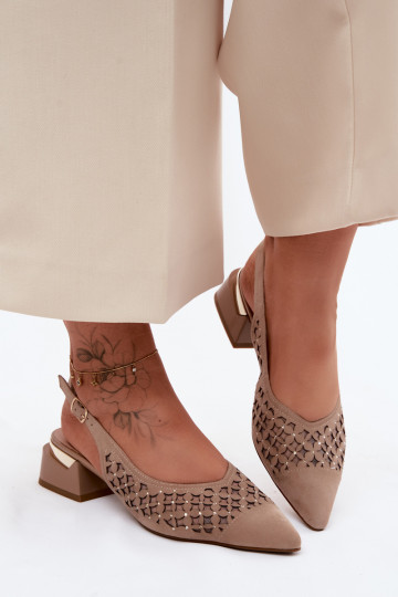 Leer Suède damessandalen met elementen van opengeInerkt met rooster Op Klok D&A CR61-3004 beige 2