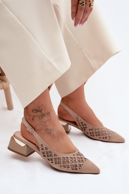 Leer Suède damessandalen met elementen van opengeInerkt met rooster Op Klok D&A CR61-3004 beige