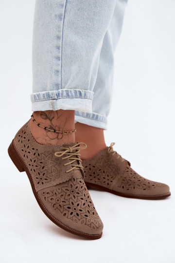 Schoenen van faux suede met kantdetails en brede hakken in cappuccino