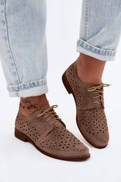 Schoenen van faux suede met kantdetails en brede hakken in cappuccino