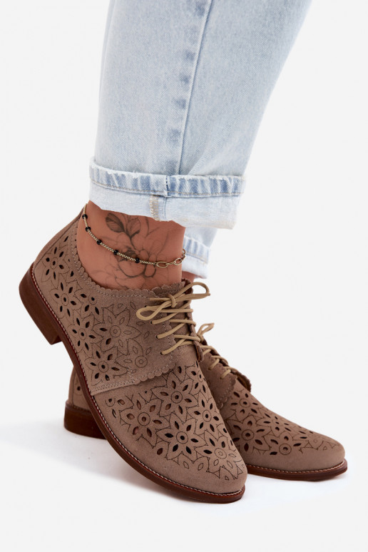 Schoenen van faux suede met kantdetails en brede hakken in cappuccino