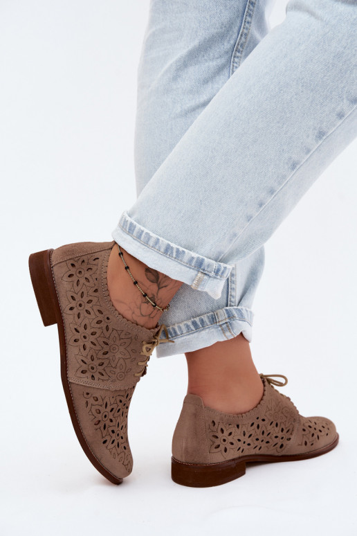 Schoenen van faux suede met kantdetails en brede hakken in cappuccino