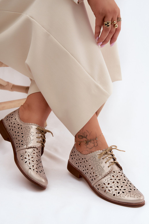 Leren schoenen met kantdetails en brede hakken in goud