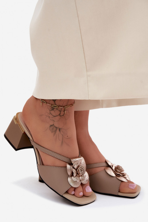 Leren pantoffels Dames met hakken Met een bloem beige Catva