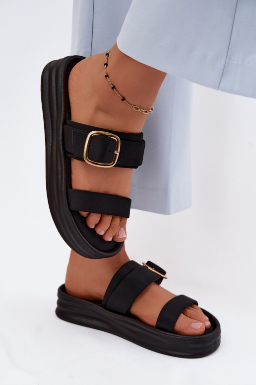 Dames slippers met platform en bandjes met gespen in zwarte kleur van Ameliette