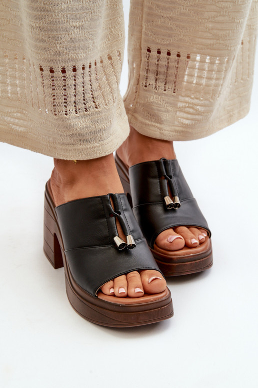 Dames platform slippers van faux leather in zwarte kleur Dafira