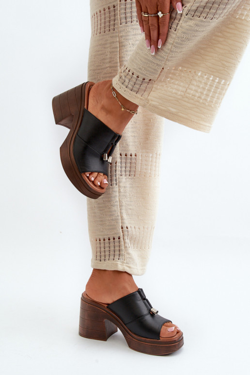 Dames platform slippers van faux leather in zwarte kleur Dafira