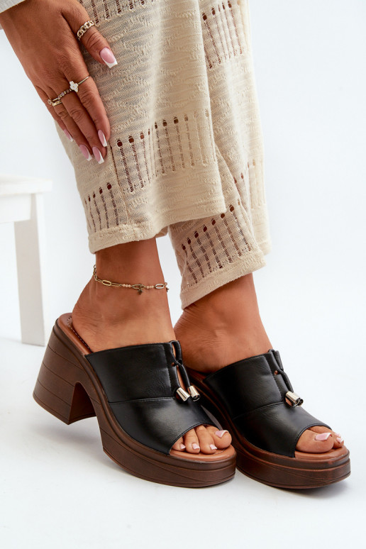 Dames platform slippers van faux leather in zwarte kleur Dafira