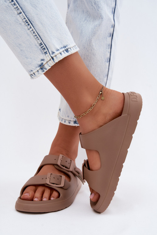 LichtgeInicht pantoffels Damespantoffels met gespen D.Franklin DFSH413004 beige