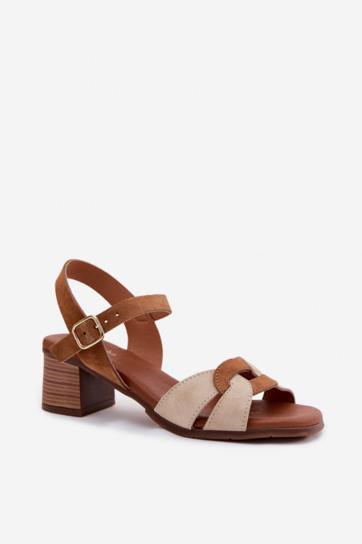 Zandkleurige suede dames sandalen met hak