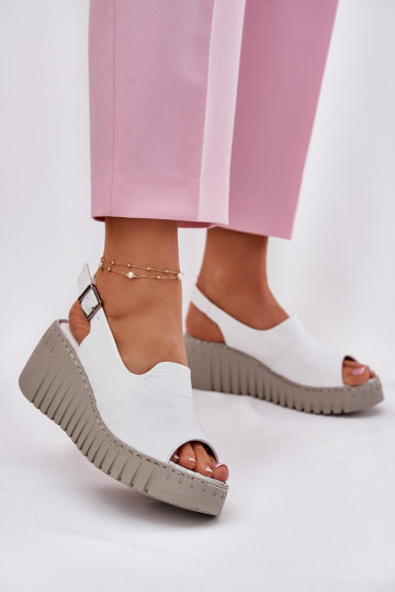 Dames sandalen met elementen van natuurlijk leer op een platform in witte kleur Artiker 54C0786 2