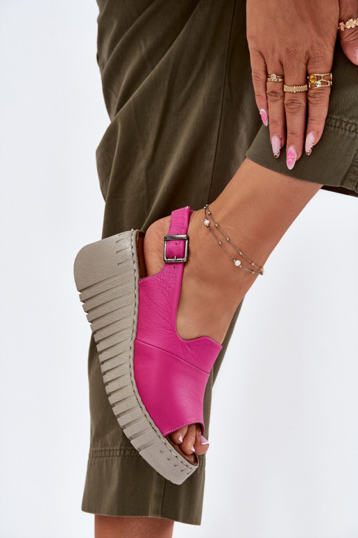 Dames sandalen met elementen van natuurlijk leer op een platform in roze kleur Artiker 54C0789