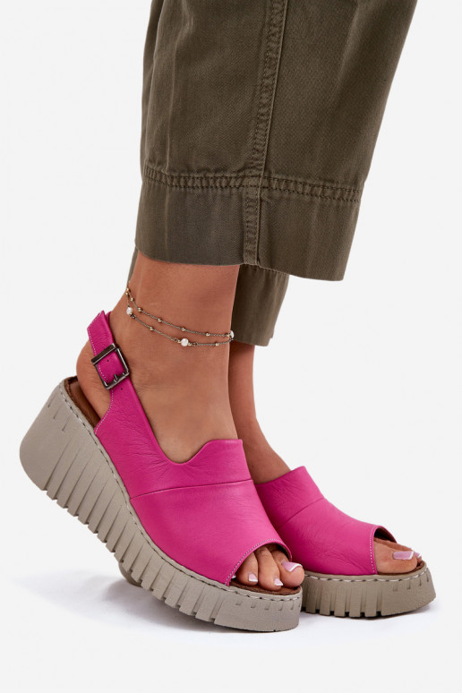 Dames sandalen met elementen van natuurlijk leer op een platform in roze kleur Artiker 54C0789