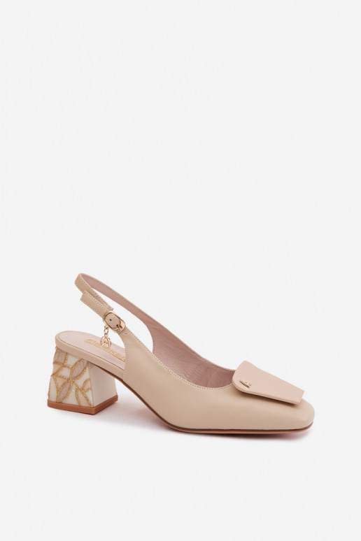 Leren schoenen met hakken en ornamenten Artiker 58C0672 zandkleur