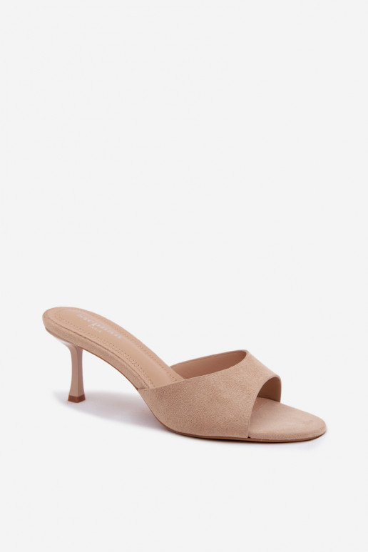 Slippers van zandkleurig faux suede met dunne hakken Melissea