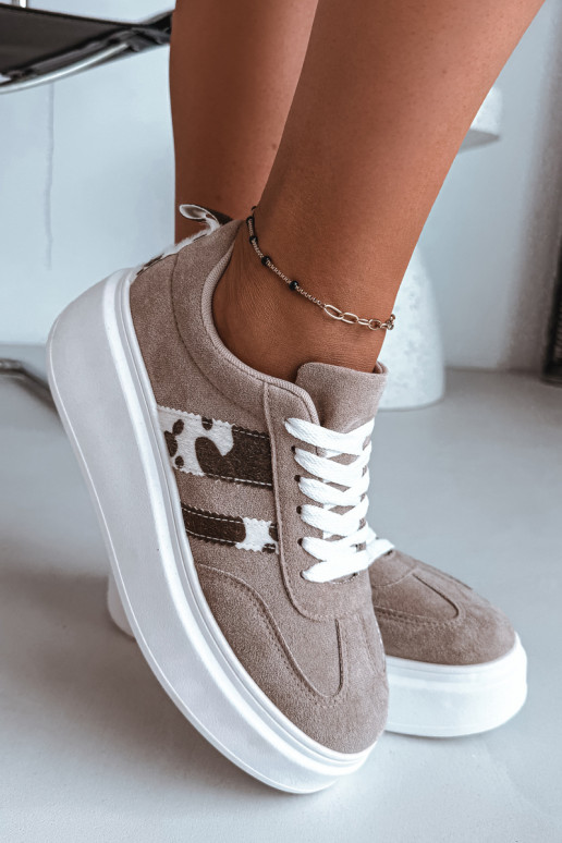Platform sneakers van zandkleurig faux suede Averin