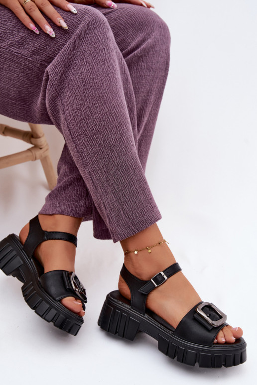 Dames sandalen op platform met gespen Vinceza 79611, zwarte kleur