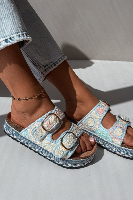 Glimma gehaakte slippers met platform en gespen in blauw