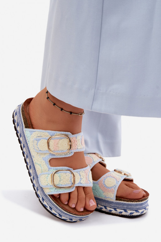 Glimma gehaakte slippers met platform en gespen in blauw