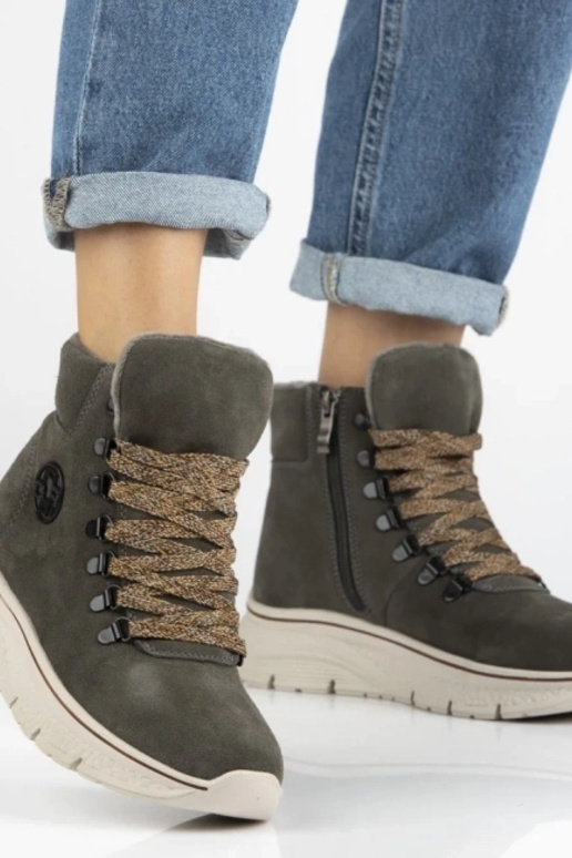 Grijze enkellaarsjes van natuurlijk suede met decoratieve veters Grega