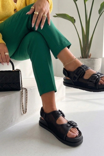 Zwarte sandalen met verstelbare banden Mila 2