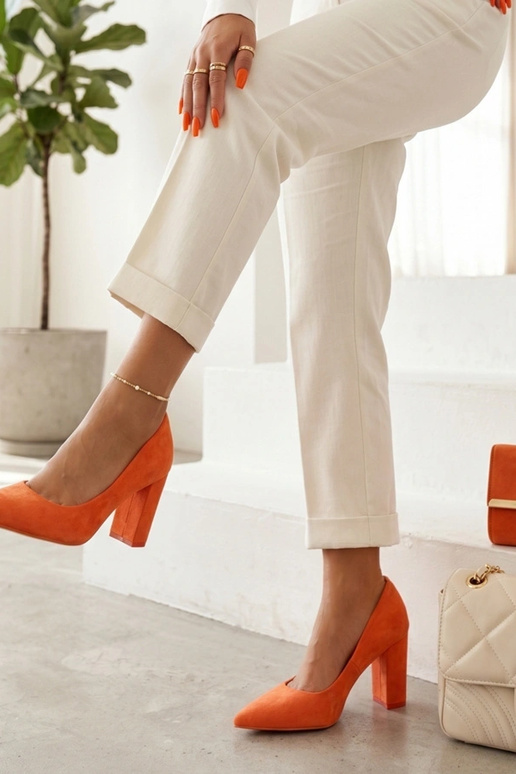 Oranje faux suede sandalen op een hak Alyssa