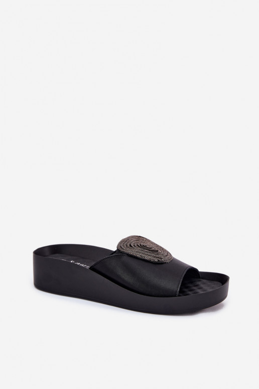 Zwarte dames leren slippers met ornamenten KV51-028