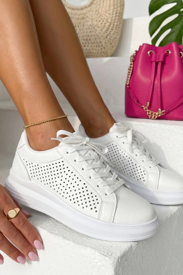 Witte geperforeerde sneakers Sophia
